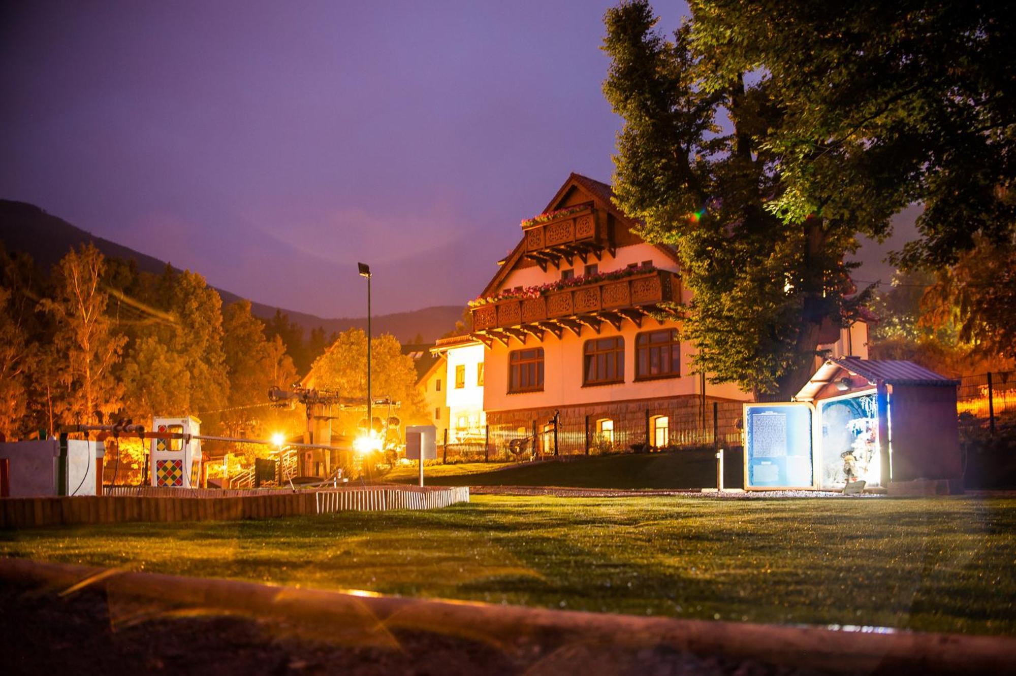 Przystanek Bavaria - Sauny, Parking Oraz Wstep Do Parku Bajek W Cenie! Karpacz Esterno foto